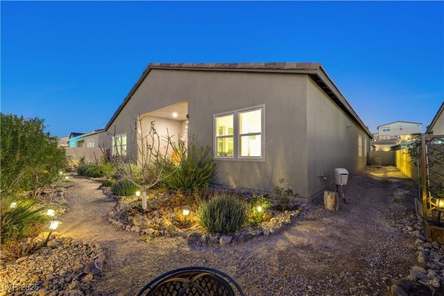 3382 Creek Bend Avenue, Henderson, NV 89044