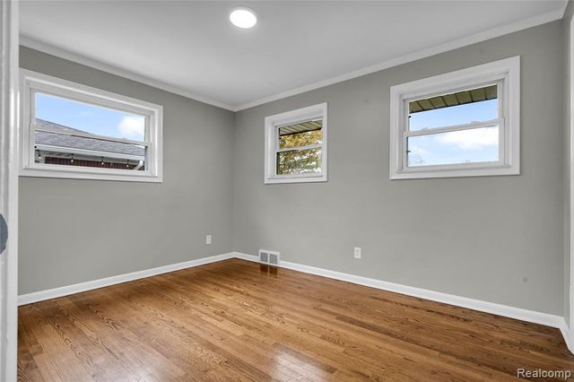 8577 Dixie Lane, Dearborn Heights, MI 48127