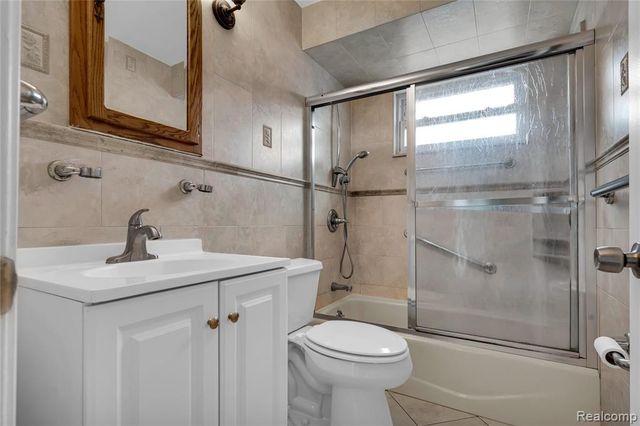 8577 Dixie Lane, Dearborn Heights, MI 48127
