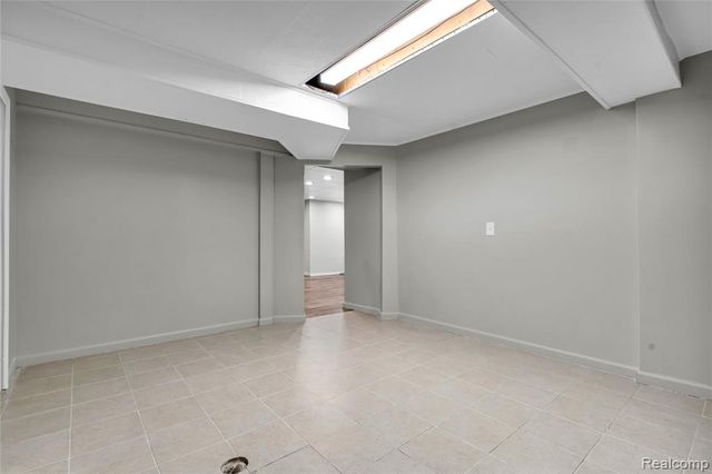 8577 Dixie Lane, Dearborn Heights, MI 48127