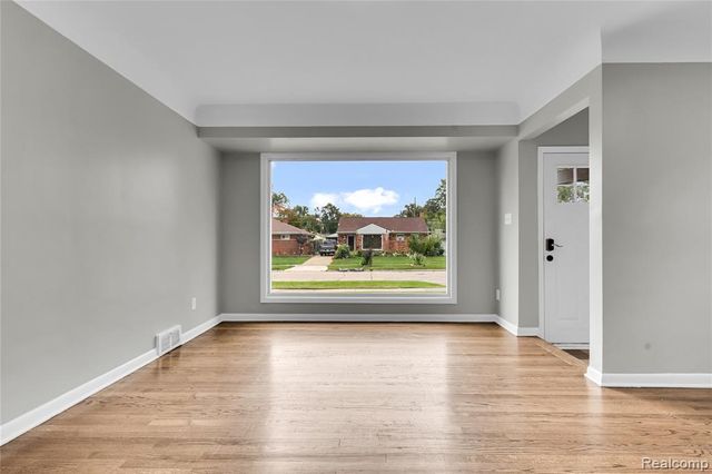 8577 Dixie Lane, Dearborn Heights, MI 48127