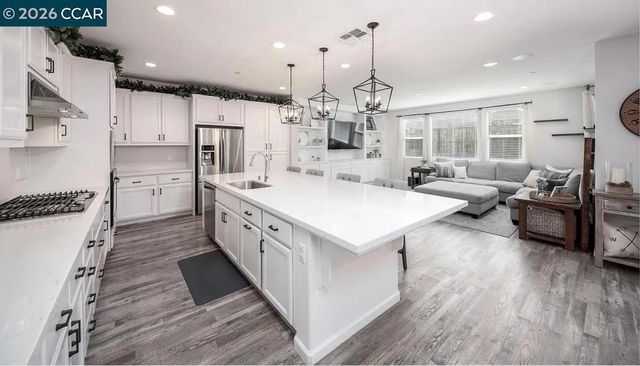 252 252 Lasata Dr, Tracy, CA 95377