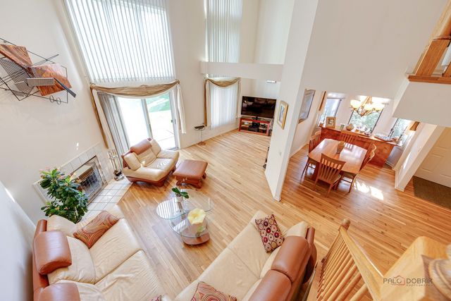 73 Woodstone Drive, Buffalo Grove, IL 60089