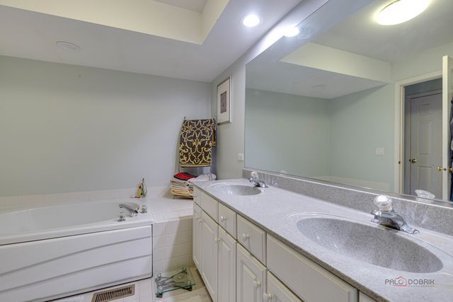 73 Woodstone Drive, Buffalo Grove, IL 60089