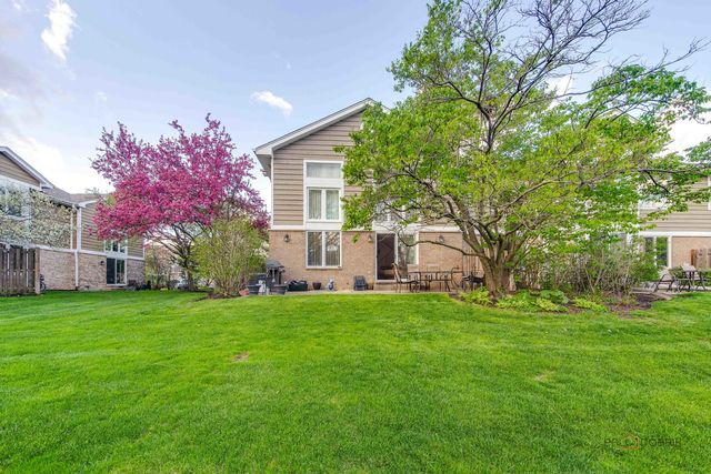 73 Woodstone Drive, Buffalo Grove, IL 60089