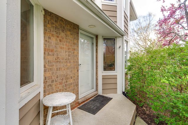 73 Woodstone Drive, Buffalo Grove, IL 60089