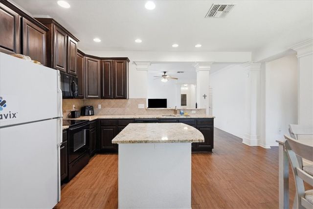 2513 Las Brisas St, Corpus Christi, TX 78414