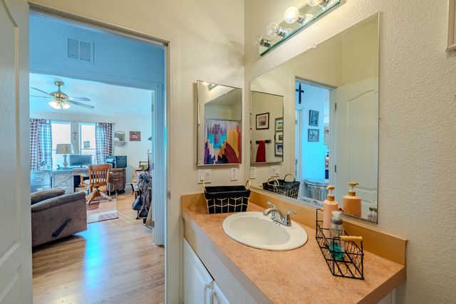 108 Riley Road, Estancia, NM 87016