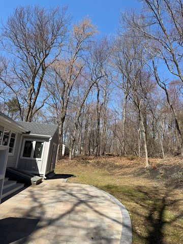 4 Enon Road, Wenham, MA 01984