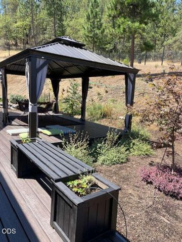 693 Ironwood Drive, Eagle Point, OR 97524