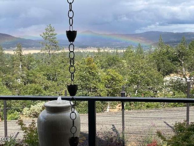 693 Ironwood Drive, Eagle Point, OR 97524