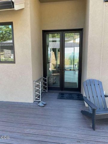 693 Ironwood Drive, Eagle Point, OR 97524