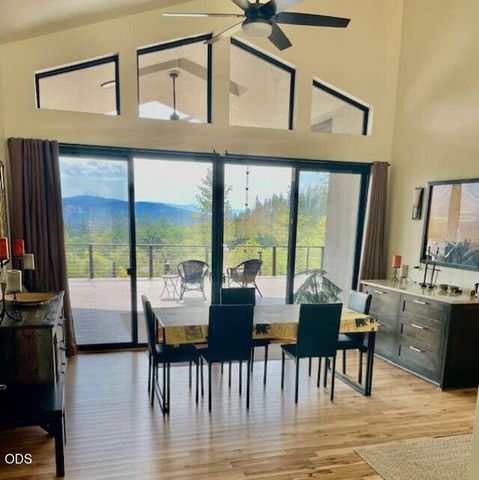 693 Ironwood Drive, Eagle Point, OR 97524