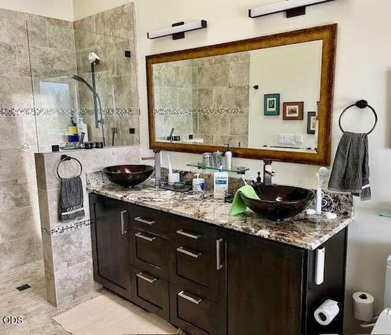 693 Ironwood Drive, Eagle Point, OR 97524