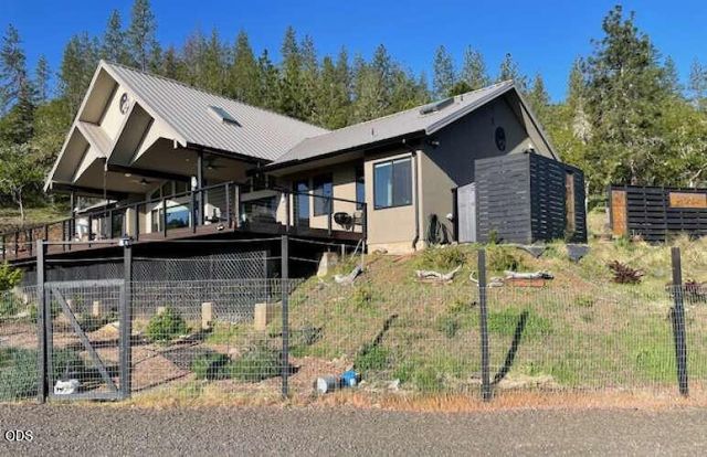 693 Ironwood Drive, Eagle Point, OR 97524