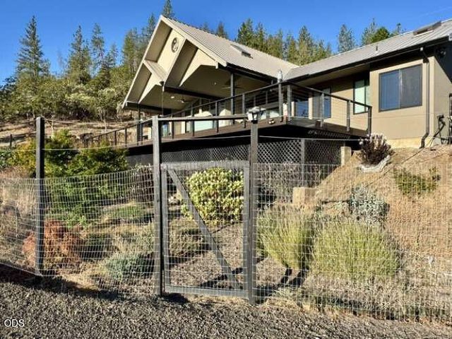 693 Ironwood Drive, Eagle Point, OR 97524