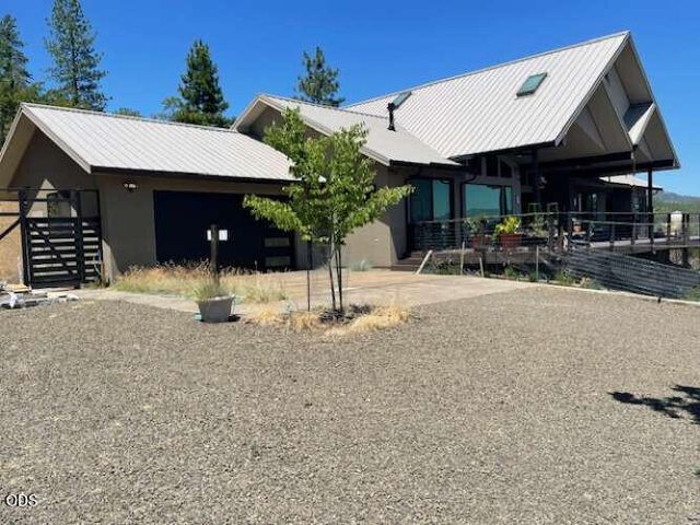 693 Ironwood Drive, Eagle Point, OR 97524