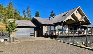 693 Ironwood Drive, Eagle Point, OR 97524