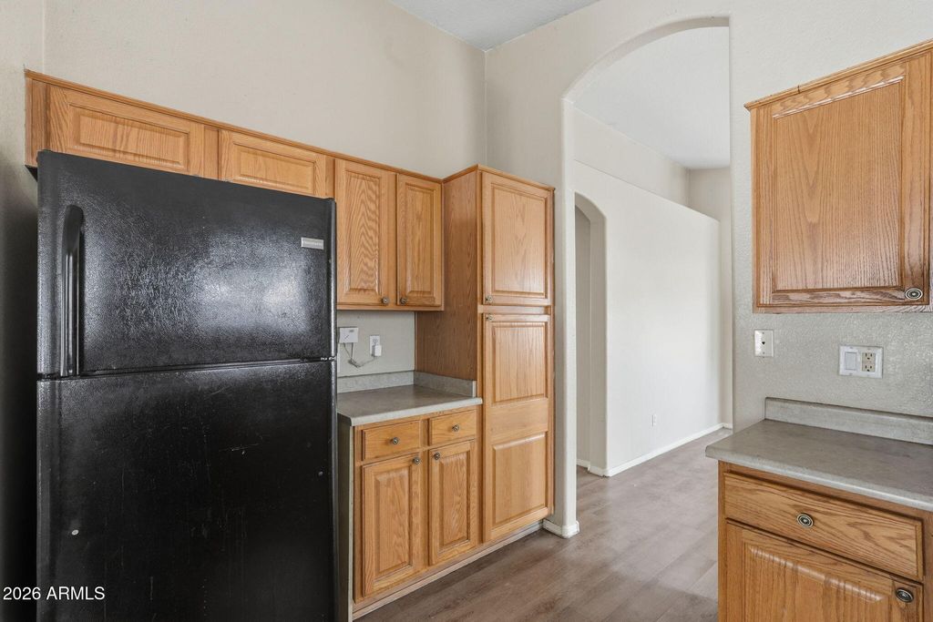 Image 10 of property listing at 2049 N 109TH Avenue, Avondale, AZ 85392