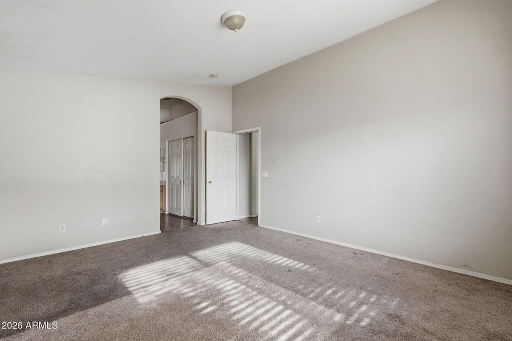 Image 18 of property listing at 2049 N 109TH Avenue, Avondale, AZ 85392