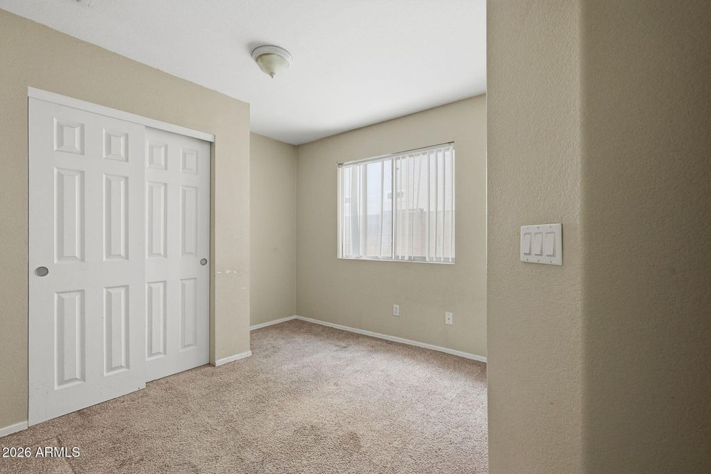 Image 19 of property listing at 2049 N 109TH Avenue, Avondale, AZ 85392