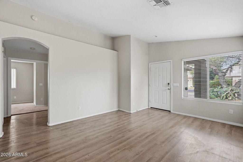 Image 2 of property listing at 2049 N 109TH Avenue, Avondale, AZ 85392