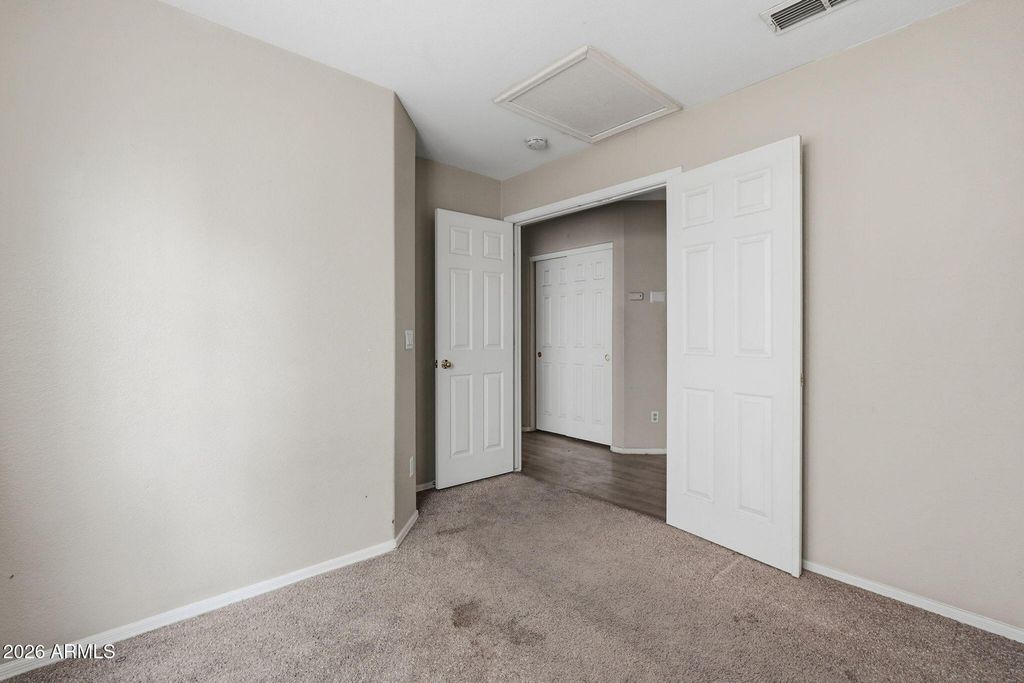 Image 20 of property listing at 2049 N 109TH Avenue, Avondale, AZ 85392