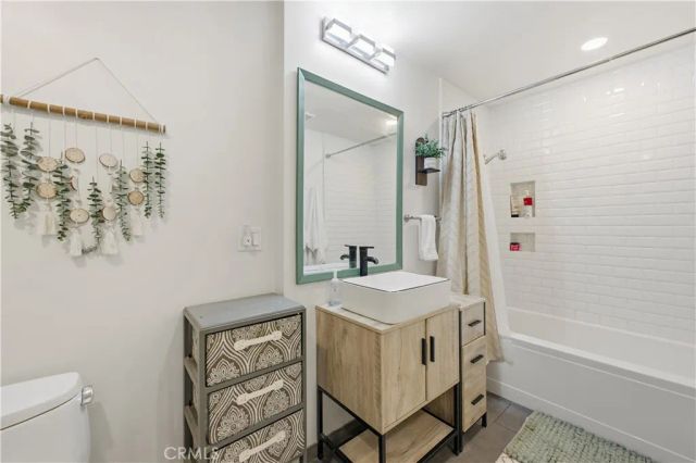 433 Pine Avenue 201, Long Beach, CA 90802