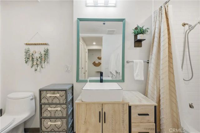 433 Pine Avenue 201, Long Beach, CA 90802