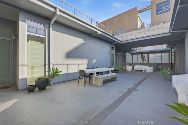 433 Pine Avenue 201, Long Beach, CA 90802