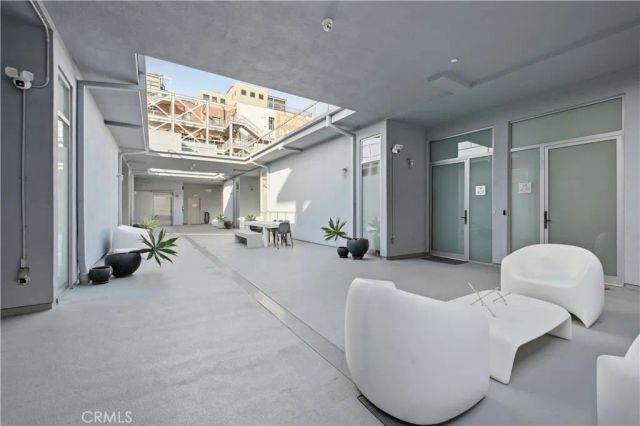 433 Pine Avenue 201, Long Beach, CA 90802