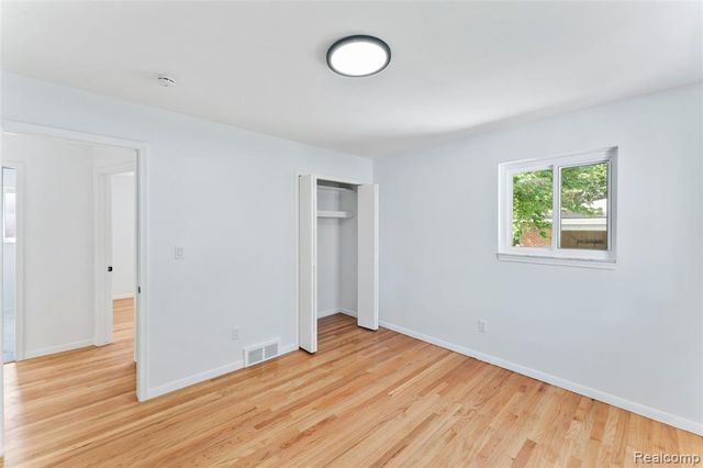 5911 Highview Street, Dearborn Heights, MI 48127