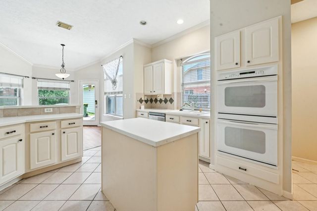 3114 Autumn Court, Pearland, TX 77584