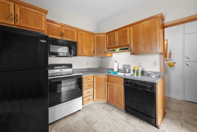 2421 34th Street, Moline, IL 61265