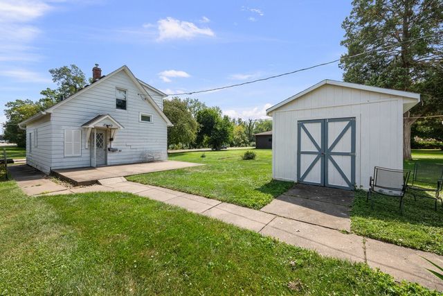 2421 34th Street, Moline, IL 61265