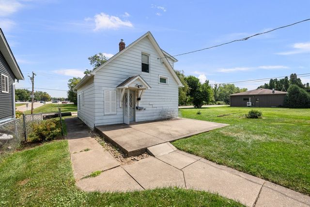2421 34th Street, Moline, IL 61265
