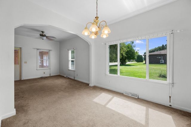 2421 34th Street, Moline, IL 61265