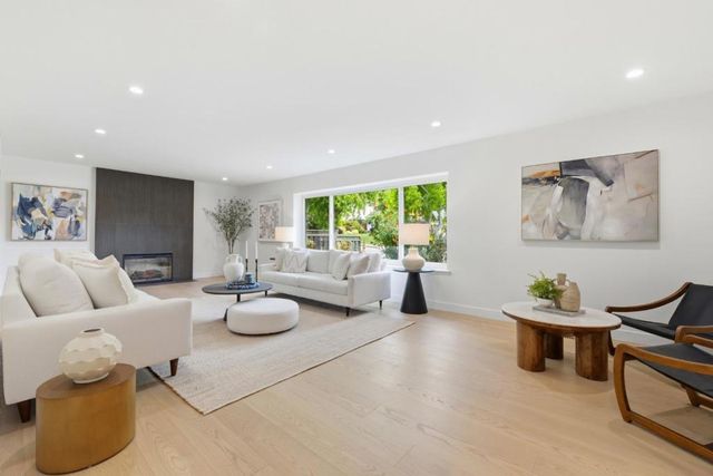 2740 Comstock Circle, Belmont, CA 94002