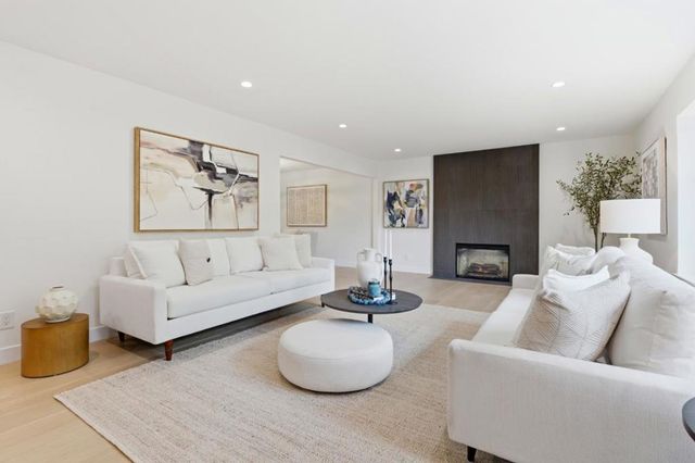 2740 Comstock Circle, Belmont, CA 94002