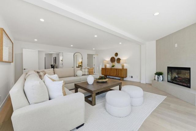 2740 Comstock Circle, Belmont, CA 94002