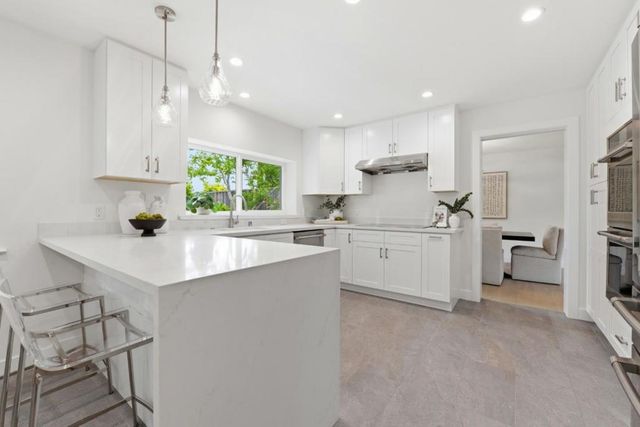 2740 Comstock Circle, Belmont, CA 94002