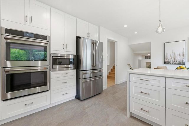 2740 Comstock Circle, Belmont, CA 94002