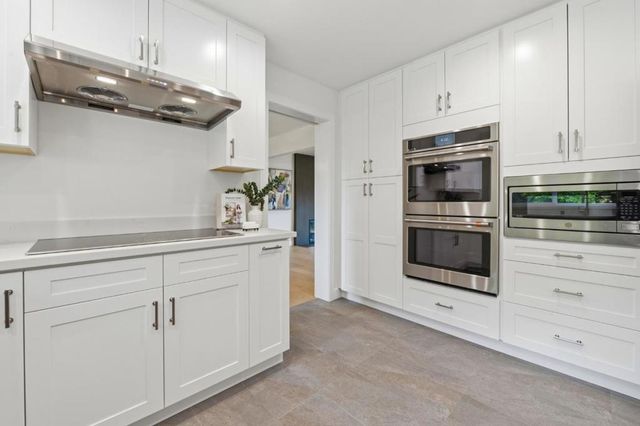 2740 Comstock Circle, Belmont, CA 94002