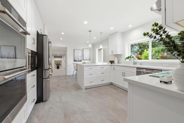 2740 Comstock Circle, Belmont, CA 94002