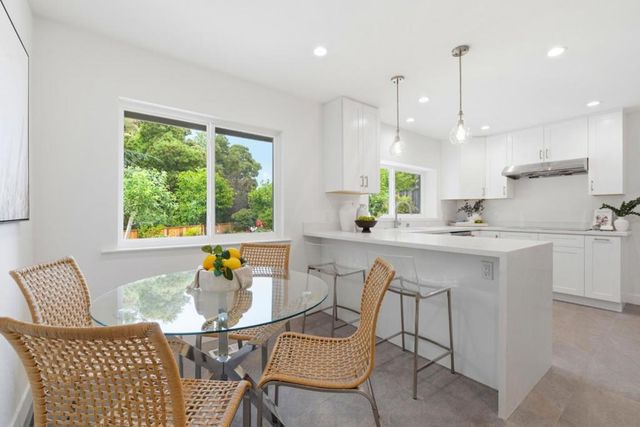 2740 Comstock Circle, Belmont, CA 94002