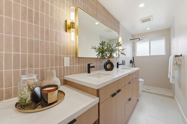2740 Comstock Circle, Belmont, CA 94002