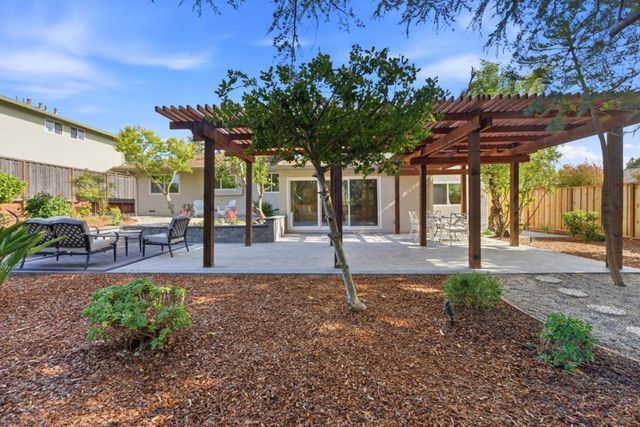 2740 Comstock Circle, Belmont, CA 94002