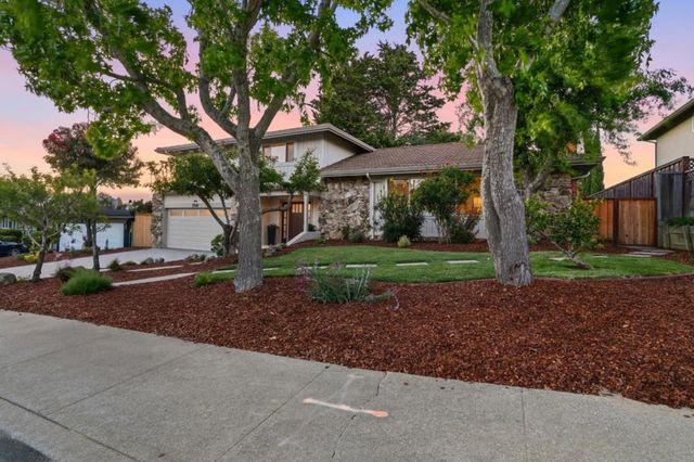 2740 Comstock Circle, Belmont, CA 94002