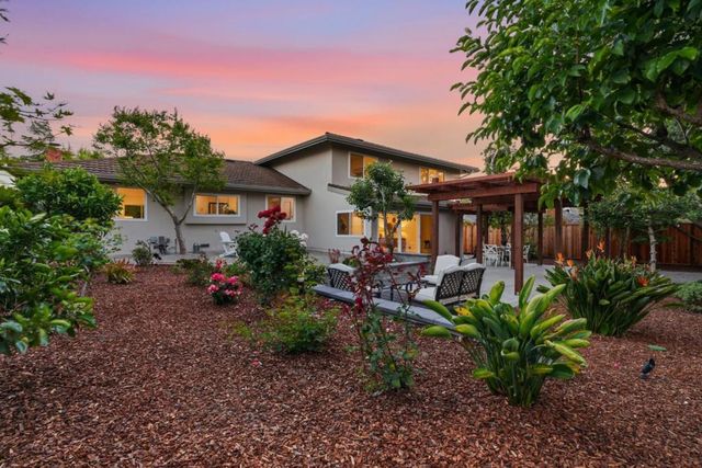 2740 Comstock Circle, Belmont, CA 94002