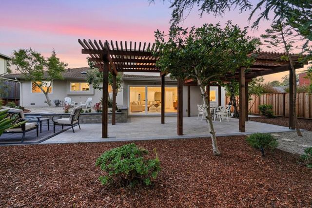 2740 Comstock Circle, Belmont, CA 94002
